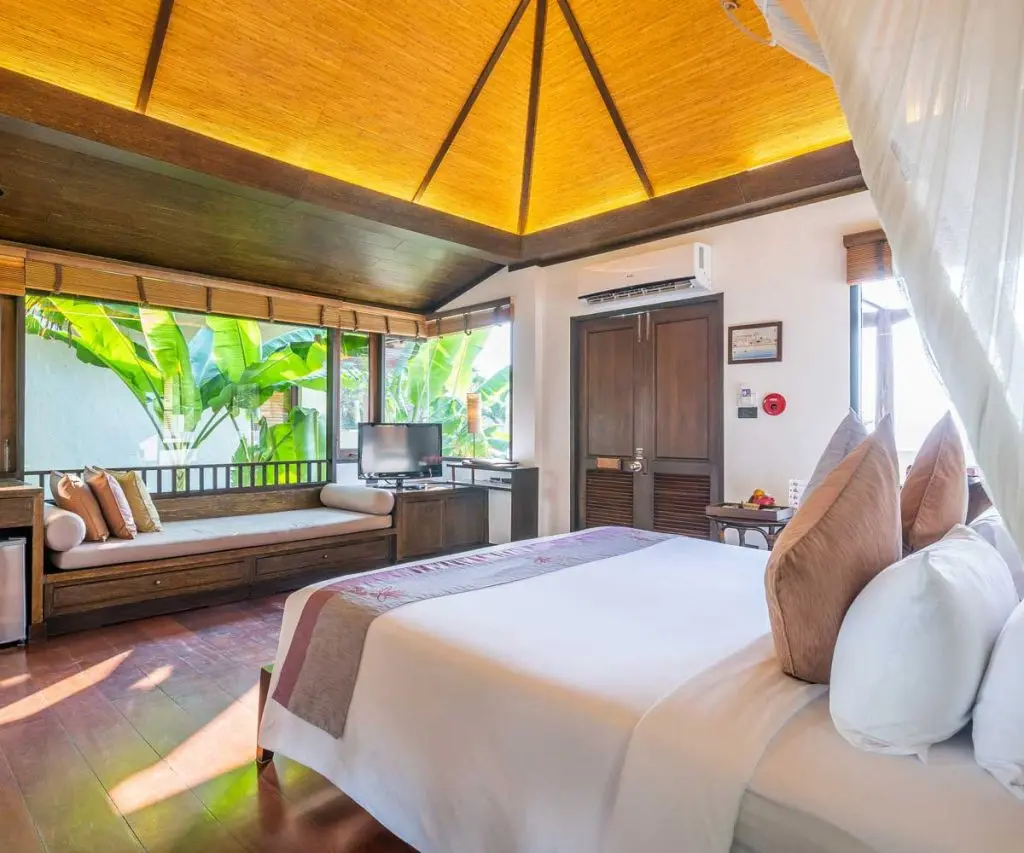 Beachfront Pool Villa